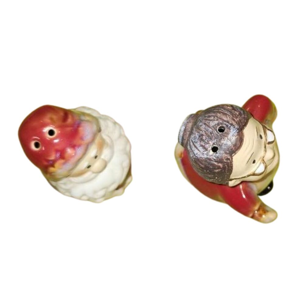 T2 Santa and Mrs Clause Salt and Pepper Shakers